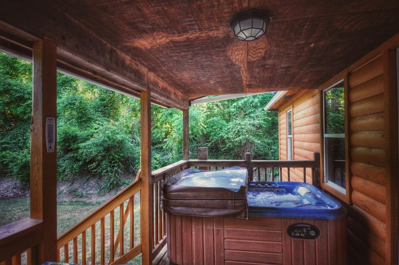 Remodelled Cabin! Great Location! Sevierville Exterior photo